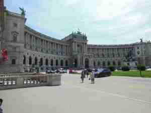 Hofburg, Heldenplatz und Östreichische Nationalbibliothek ein Must-See?
