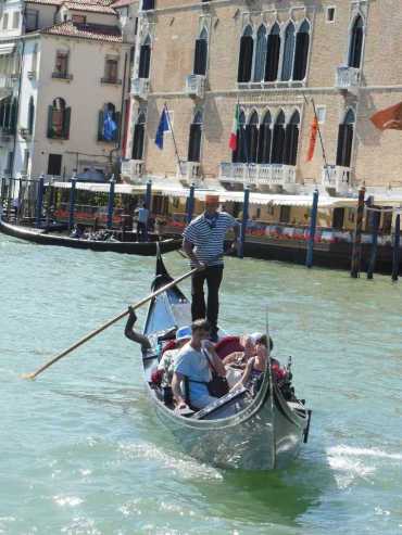 Venedig 15 Gondoliere am Canal Grande