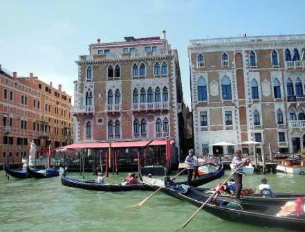 Venedig 16 Gondoliere am Canal Grande